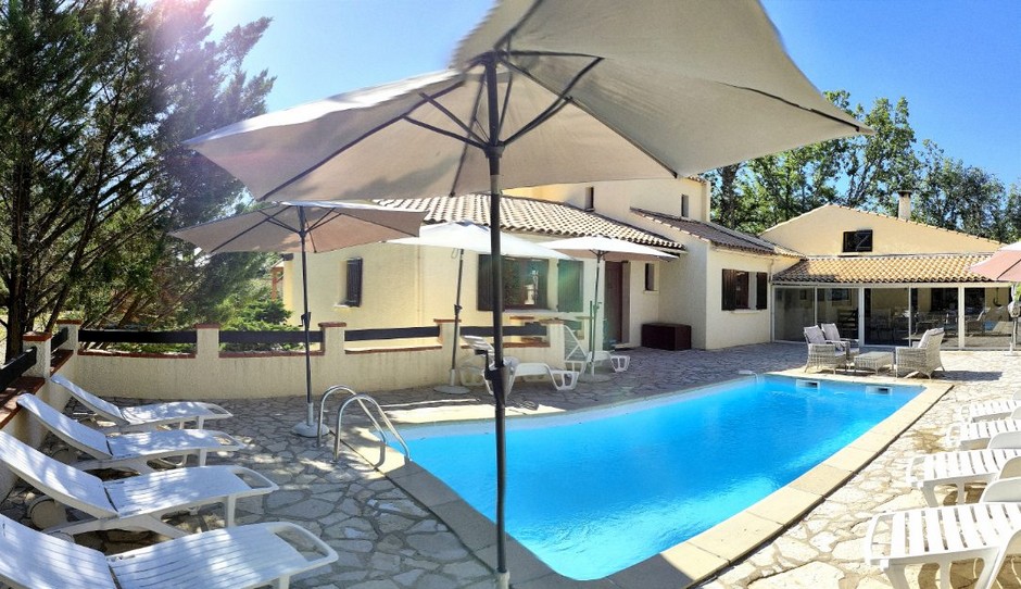 Location d'une villa avec piscine à Martignargues